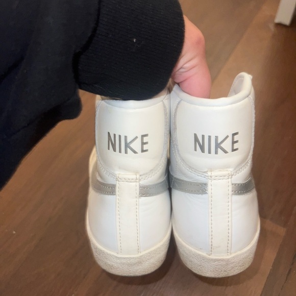 nike blazers - Picture 2 of 3